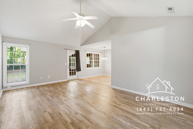 Building Photo - 1860 Piper Dr