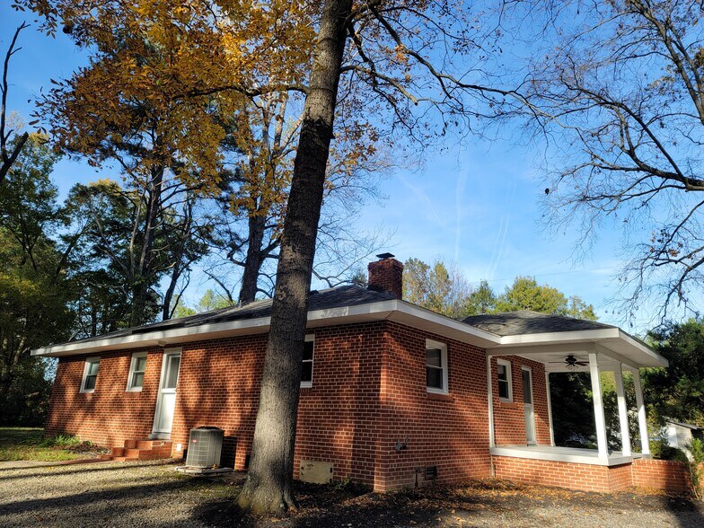 Building Photo - 1580 Whippoorwill Rd