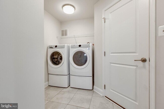 Building Photo - 7110 Druce Way