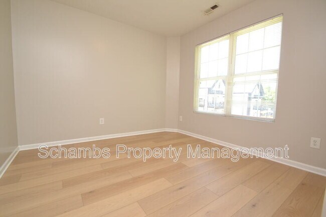 Building Photo - 824 Cumberland St
