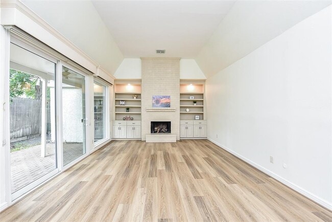 Building Photo - 4812 Palmetto St