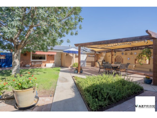 Primary Photo - Welcome to your Elegantly Furnished 4/3 Ha...
