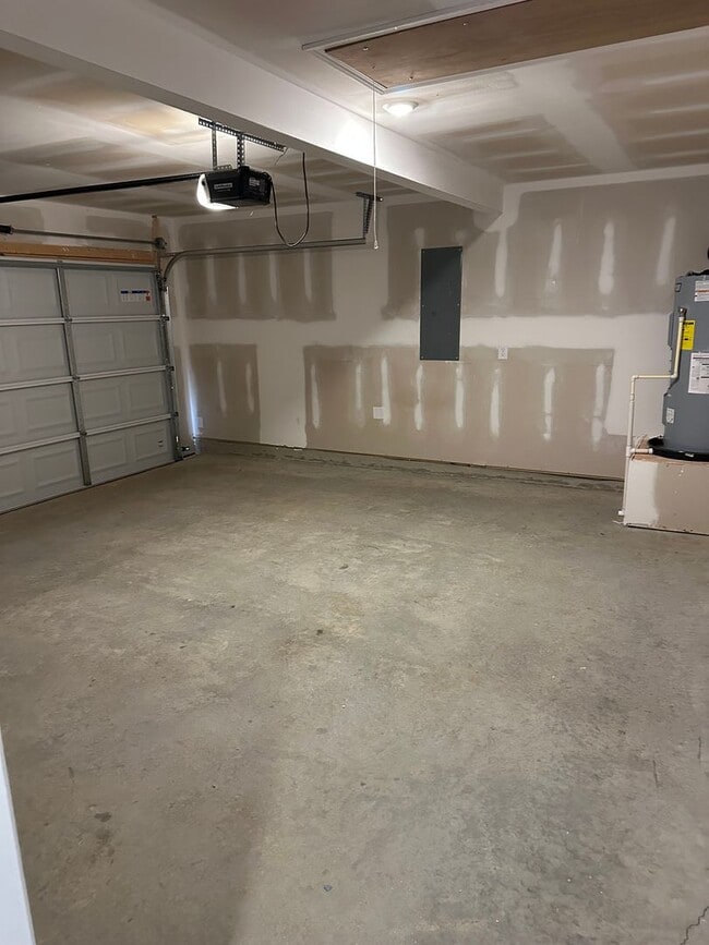 Building Photo - 175 Buckhorn Ln