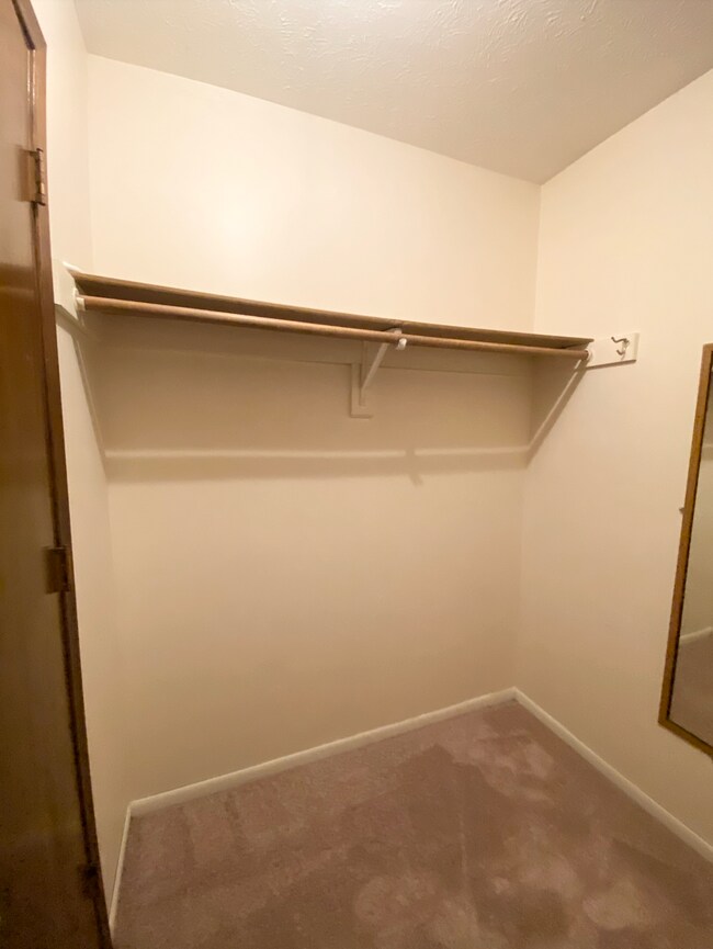 Building Photo - 13251 Brookside Dr