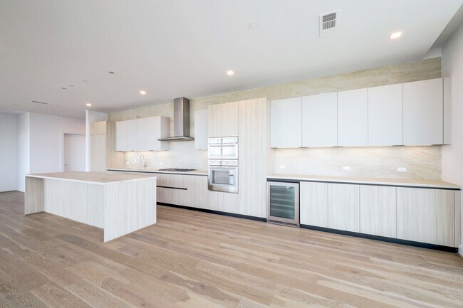 Building Photo - 1711 Allen Pkwy