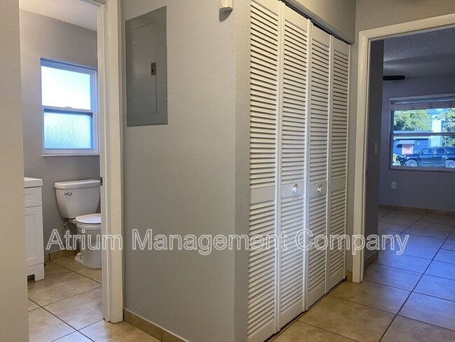 Building Photo - 2720 Sunrise Ct