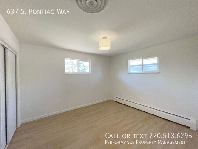 Building Photo - 637 S Pontiac Way