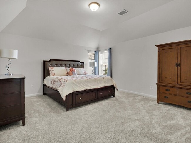 Building Photo - 439 Montrose Dr