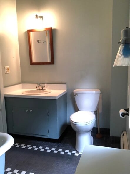 Bathroom 1 - 273 Brackett St