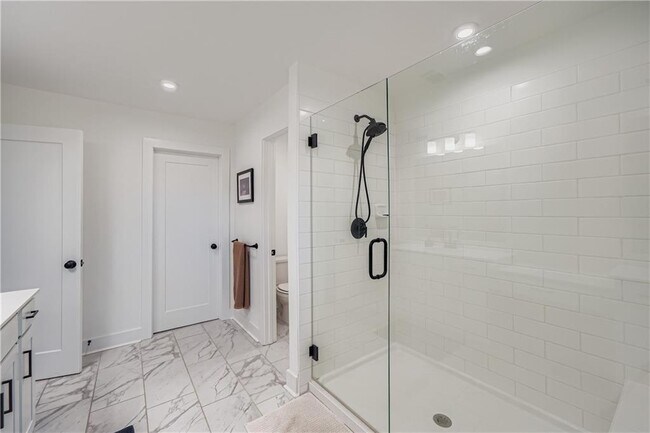 Building Photo - 568 Avondale Pk Cir