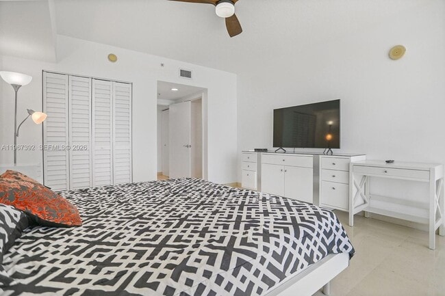 Building Photo - 16699 Collins Ave