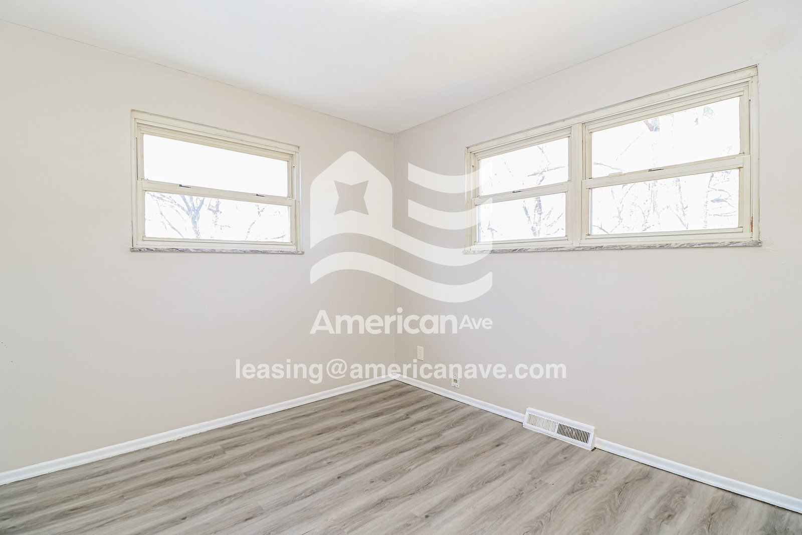 Building Photo - 1137 Maple Ave