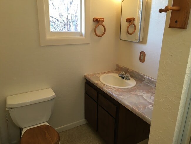 Building Photo - Glendale