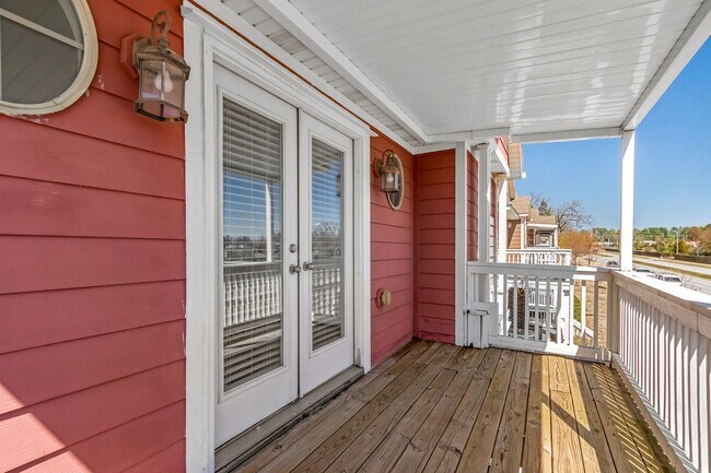 Building Photo - Beautiful Two-Story House.
