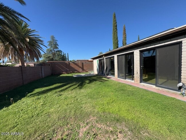 Building Photo - 4702 Pso Del Rico