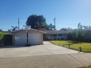 Building Photo - Beautiful 4 Bedroom 2 Bathroom Granada Hills Home Ready for Move In!