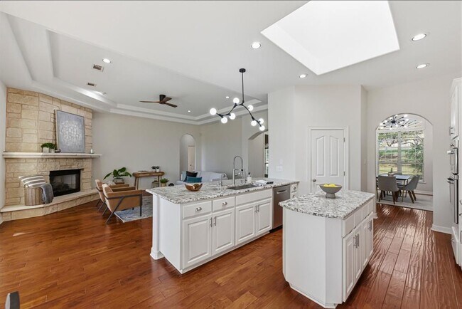 Building Photo - 13725 Madrone Mountain Way