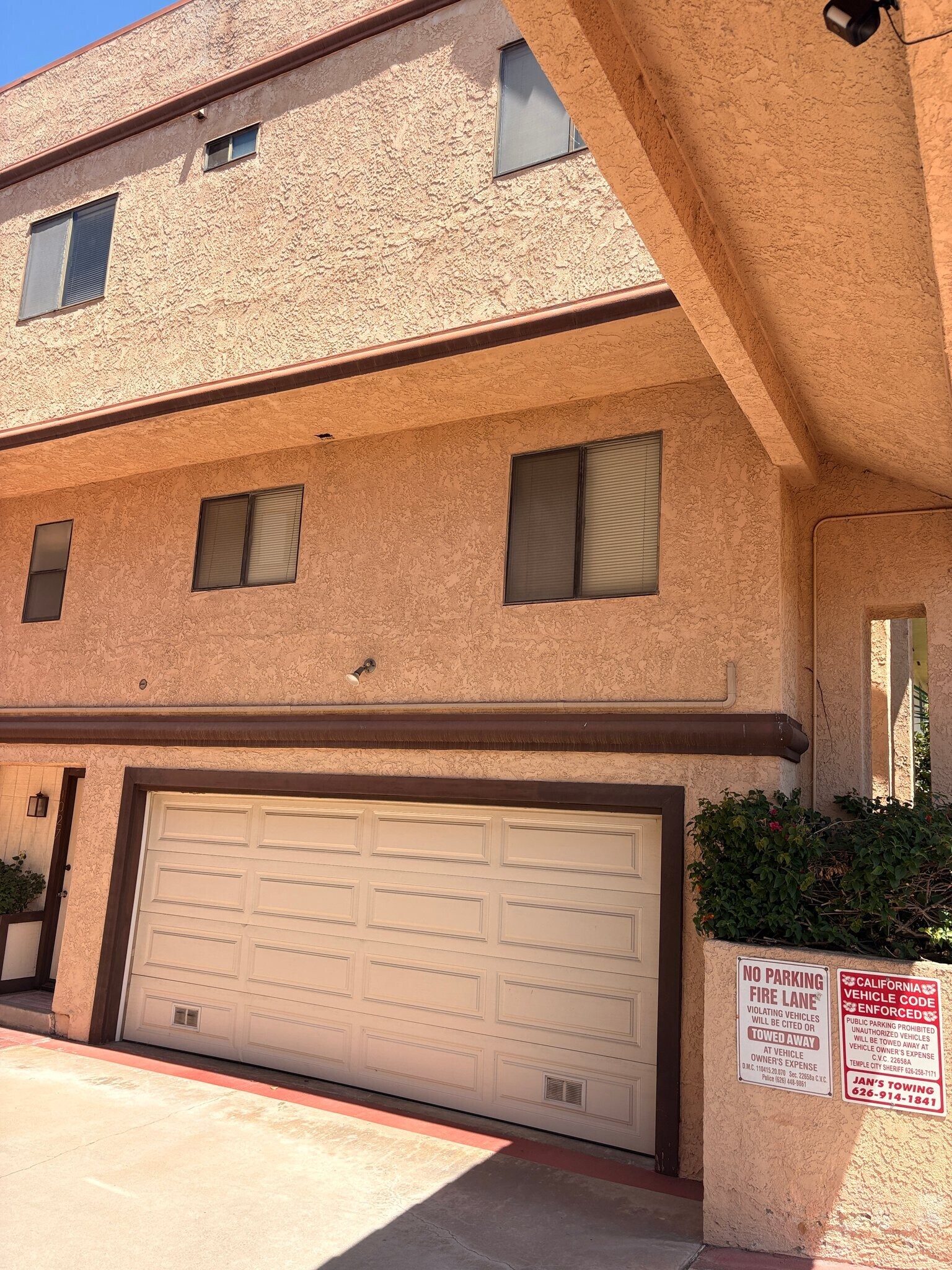 Building Photo - 1027 Mt Olive Dr