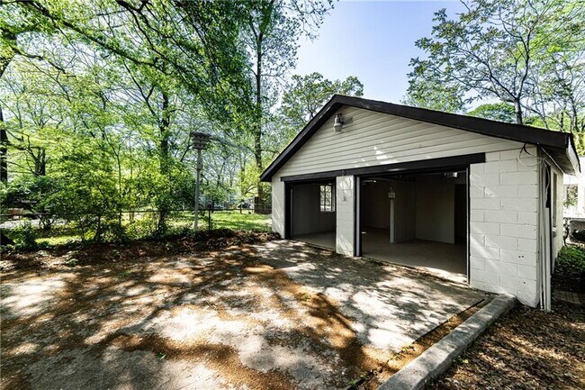 Building Photo - 1029 Katherwood Dr SW
