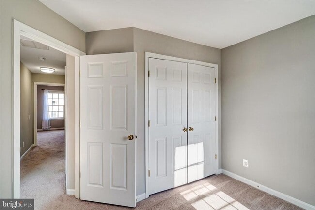 Building Photo - 43787 Virginia Manor Terrace