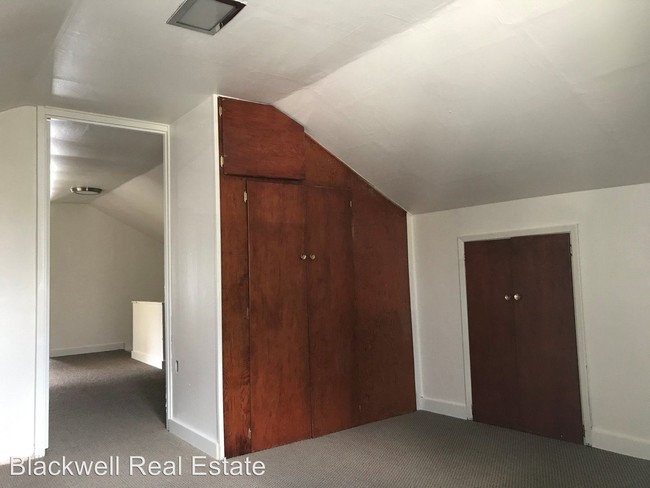 Building Photo - 1230 Gregory Way