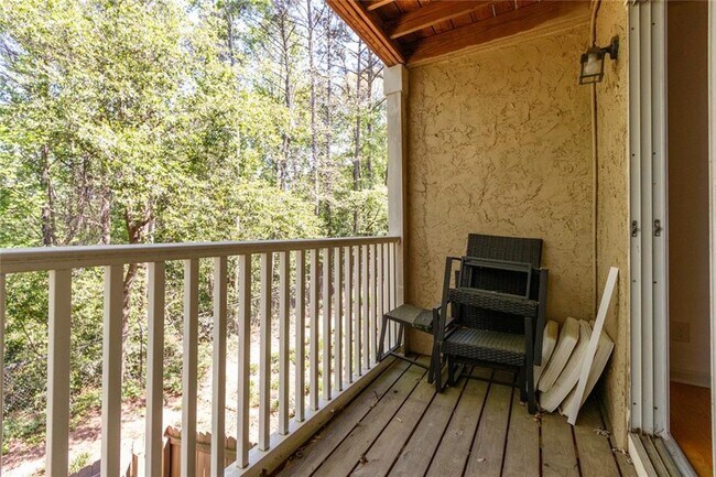 Building Photo - 3005 Seven Pines Ln