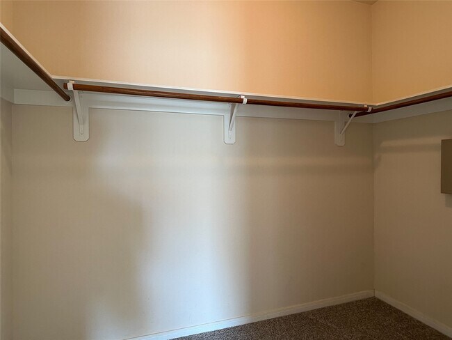 Building Photo - 15214 Bartlett Landing Dr
