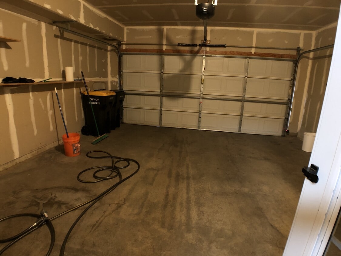 Building Photo - 1575 Hummingbird St