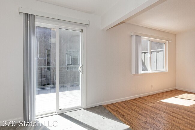 Building Photo - 370 Staten Ave