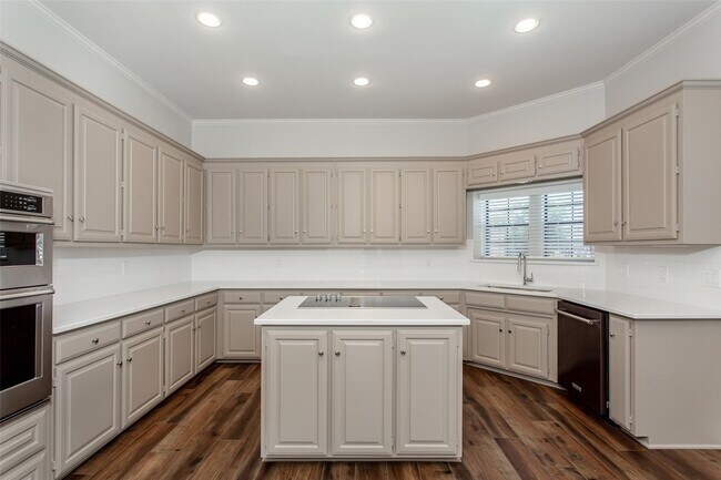 Building Photo - 2117 Promontory Point