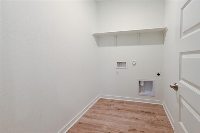 Building Photo - 645 Peace Way
