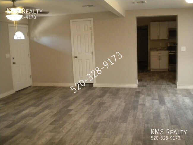 Building Photo - 2321 S Layton Pl
