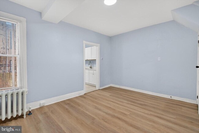 Building Photo - 136 Farson St