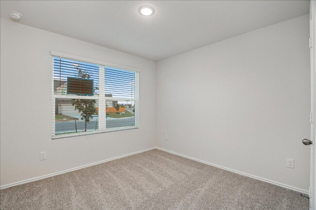 Building Photo - 379 Wayne Way