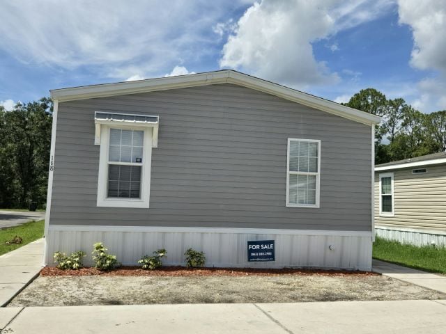 Building Photo - 1400 Banana Rd