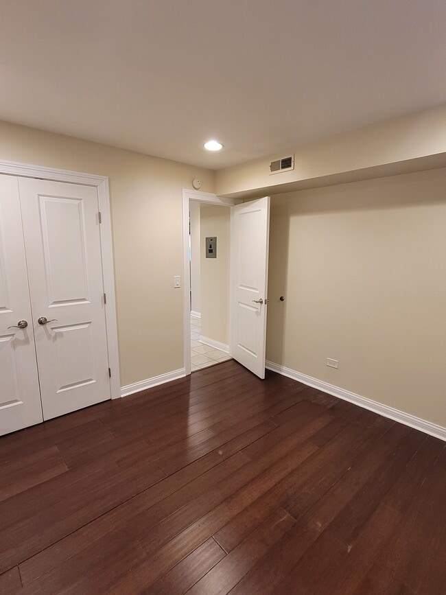 Building Photo - 2105 St Charles Rd