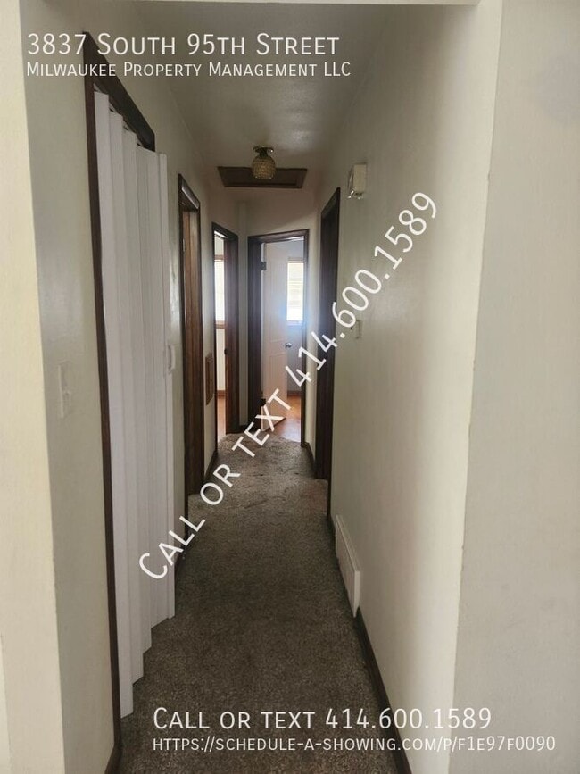 Building Photo - 3837 S 95th St