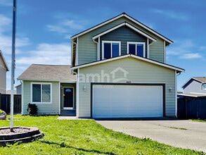 Building Photo - 16615 Greenleaf Ave SE