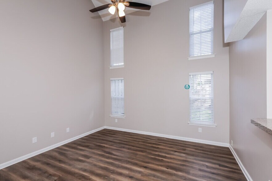 Building Photo - 8927 Scotch Heather Way