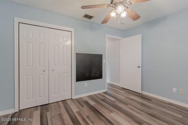 Building Photo - 3331 Ashridge Dr