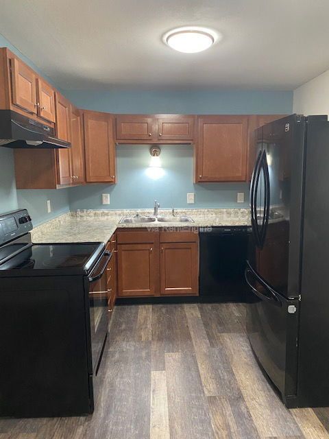 Building Photo - 217 Camelford Dr