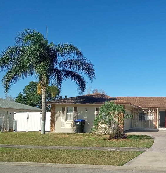 Building Photo - 5665 Nokomis Cir