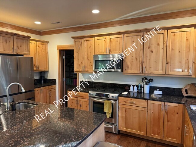 Building Photo - 2157 NW Lolo Dr