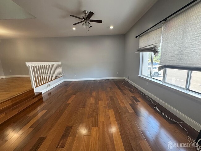 Building Photo - 16 Dawn Ct