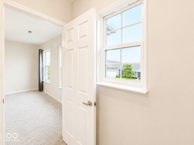 Building Photo - 5872 Wintersweet Ln