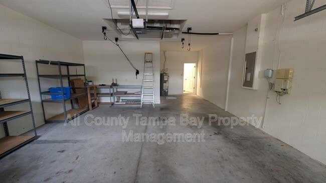 Building Photo - 17449 New Cross Cir