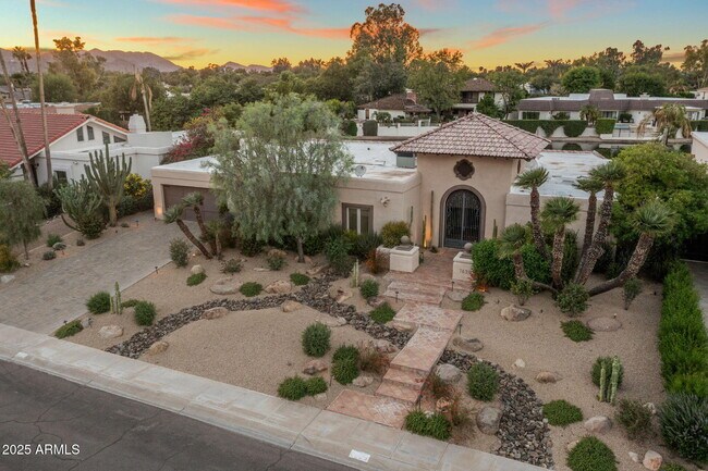 Building Photo - 7620 E Vía Del Placito