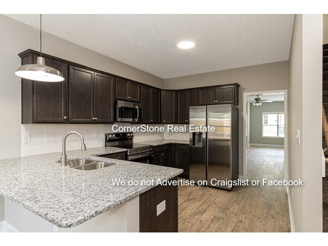 Building Photo - Move in special ($500 off first month's rent)
