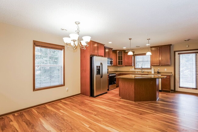 Building Photo - 15640 60th Ave N