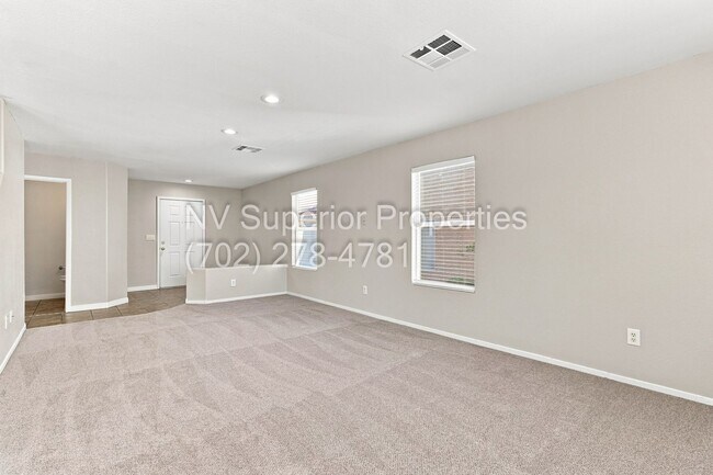 Building Photo - 8713 W Majestic Pine Ave